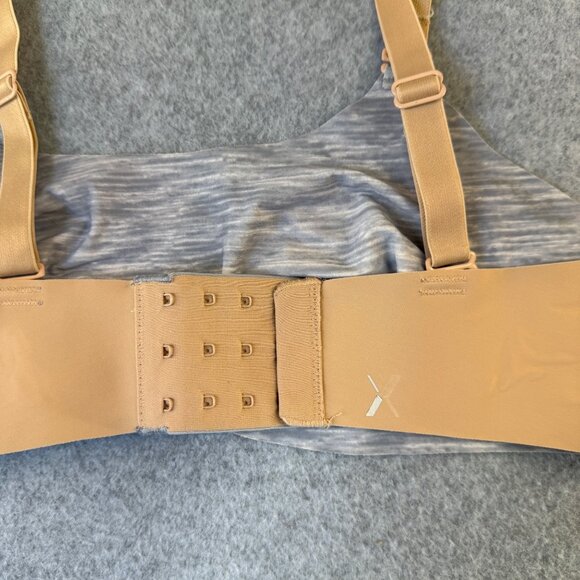 Knix by Knixwear Womens Size 1 - 32A / 32B Seamless Bra Nude Adjustable Wireless - Picture 2 of 11